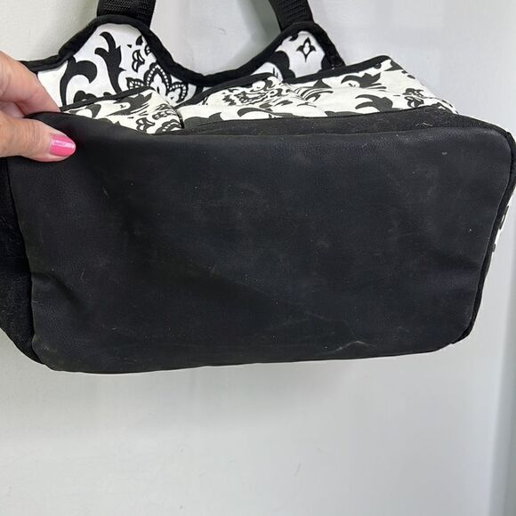 Buckhead Bettie’s Large Striking Utility Tote - Picture 3 of 7